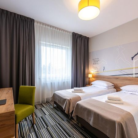 Hotel Maraton Szamotuły Εξωτερικό φωτογραφία