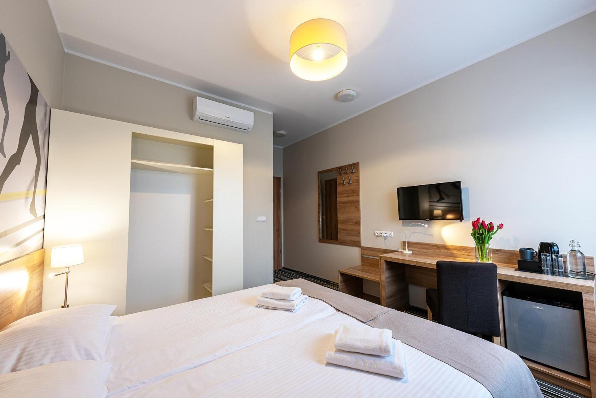 Hotel Maraton Szamotuły Εξωτερικό φωτογραφία