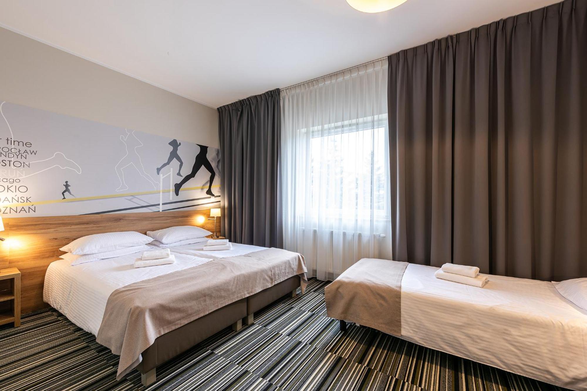 Hotel Maraton Szamotuły Εξωτερικό φωτογραφία