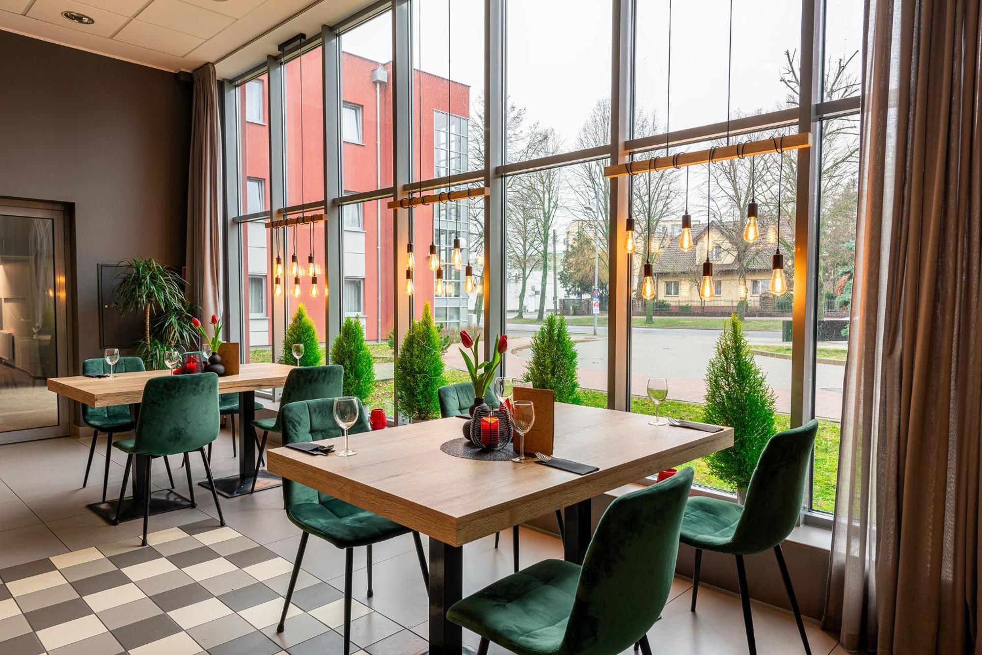 Hotel Maraton Szamotuły Εξωτερικό φωτογραφία